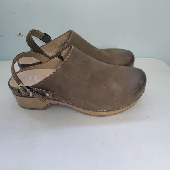 Dansko Women's Berry Burnished Nubucks Clogs With Swivel Strap Size 39(8.5) 2212 - Picture 5 of 8